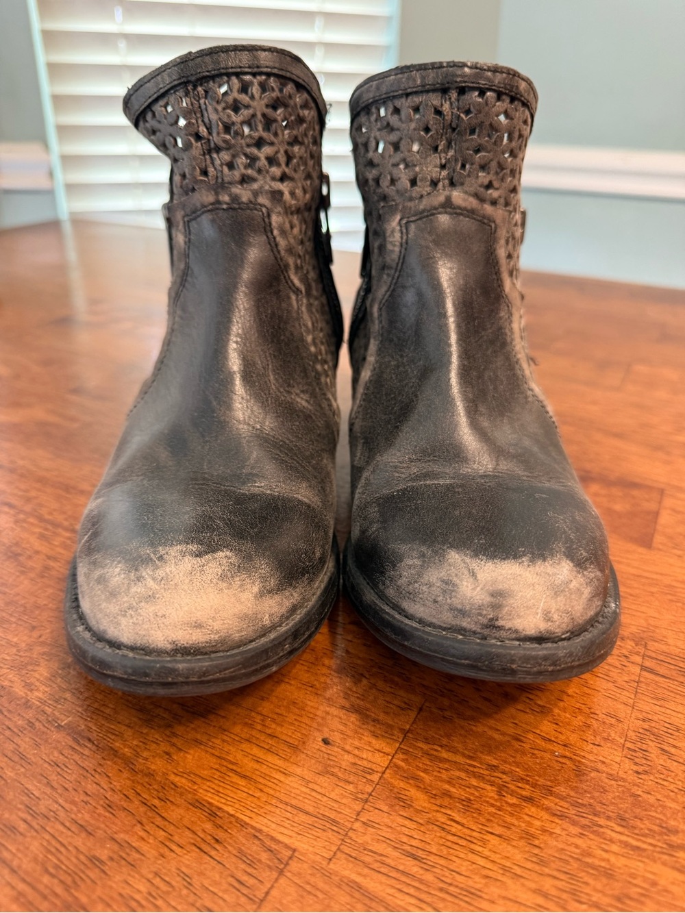 CIRCLE G by CORRAL Distressed Black Grey Leather Cutout Ankle Boots Q0001 10 - Picture 4 of 12